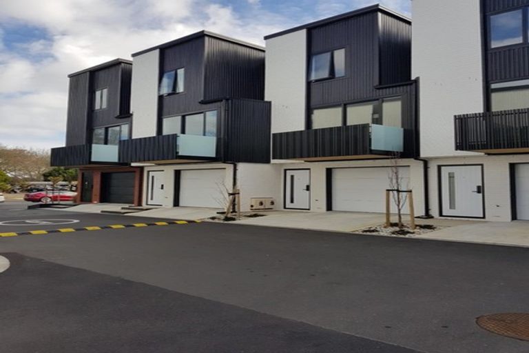 Photo of property in 4/14 Ruakiwi Road, Hamilton Lake, Hamilton, 3204