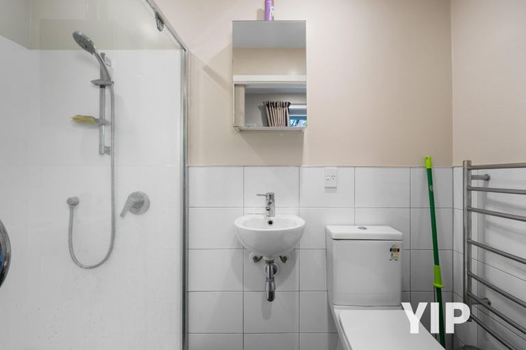 Photo of property in 15 Robert Street, Newlands, Wellington, 6037