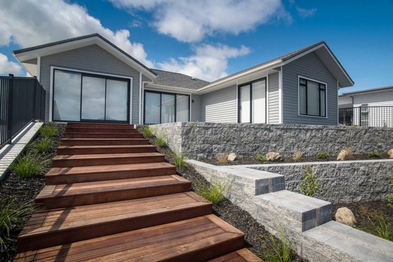 Photo of property in 35 Elliot Street, Riverhead, 0820