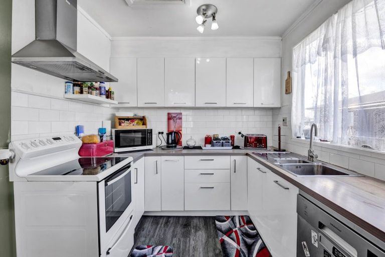 Photo of property in 176 Glover Road, Hawera, 4610