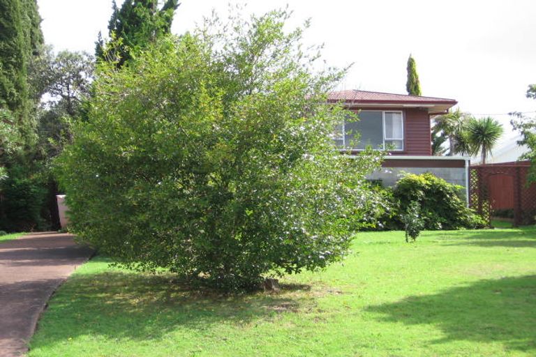 Photo of property in 10 Palmer Avenue, Glen Eden, Auckland, 0602