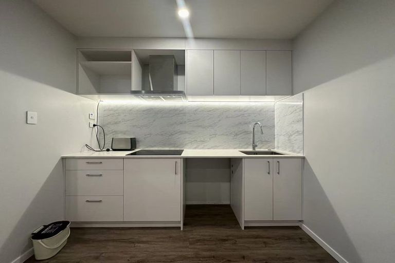 Photo of property in 15 Holiday Road, Stanmore Bay, Whangaparaoa, 0932