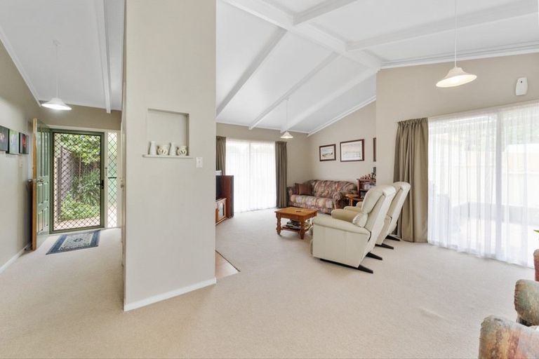 Photo of property in 10 Tirita Street, Kawaha Point, Rotorua, 3010