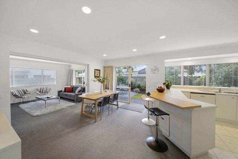 Photo of property in 2/17 Headcorn Place, Botany Downs, Auckland, 2010