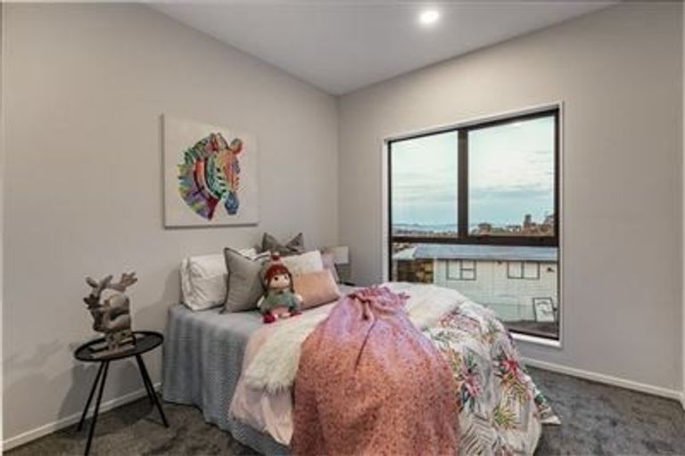 Photo of property in 185a Browns Bay Road, Browns Bay, Auckland, 0630