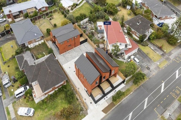 Photo of property in 121c Reeves Road, Pakuranga Heights, Auckland, 2010