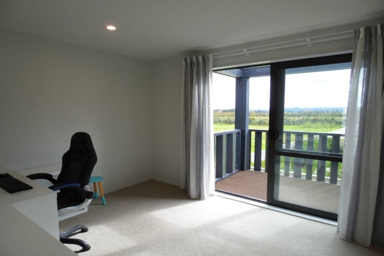 Photo of property in 51 Carder Court, Hobsonville, Auckland, 0618