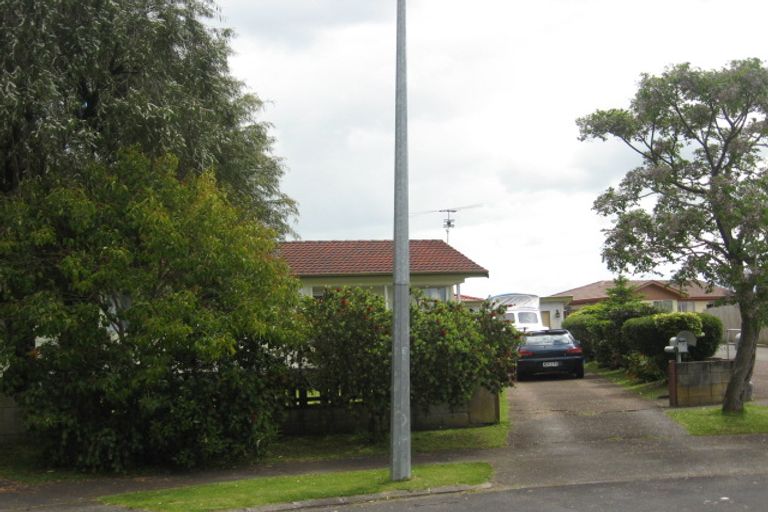 Photo of property in 25 Benton Place, Manurewa, Auckland, 2102