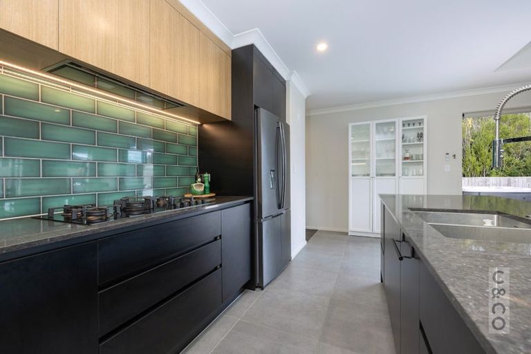 Photo of property in 28 Leebank Crescent, Riverhead, 0820