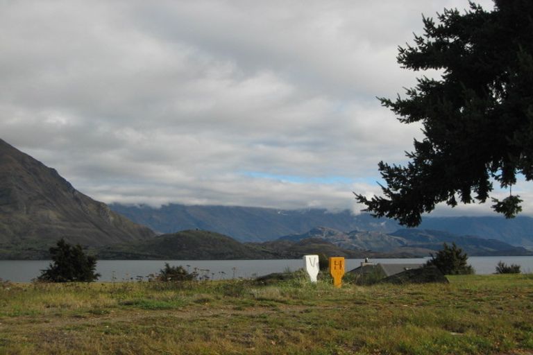 Photo of property in 330 Beacon Point Road, Wanaka, 9305