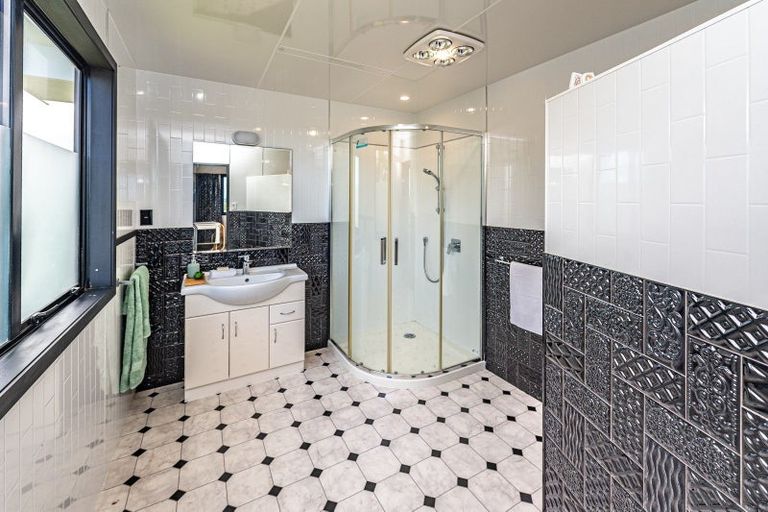 Photo of property in 9a Karewa Street, Castlecliff, Whanganui, 4501