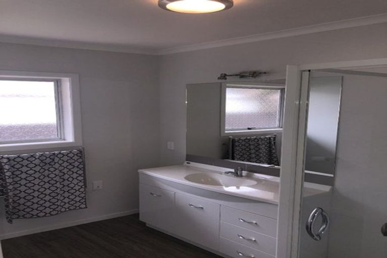 Photo of property in 27 Howden Road, Fairfield, Hamilton, 3214