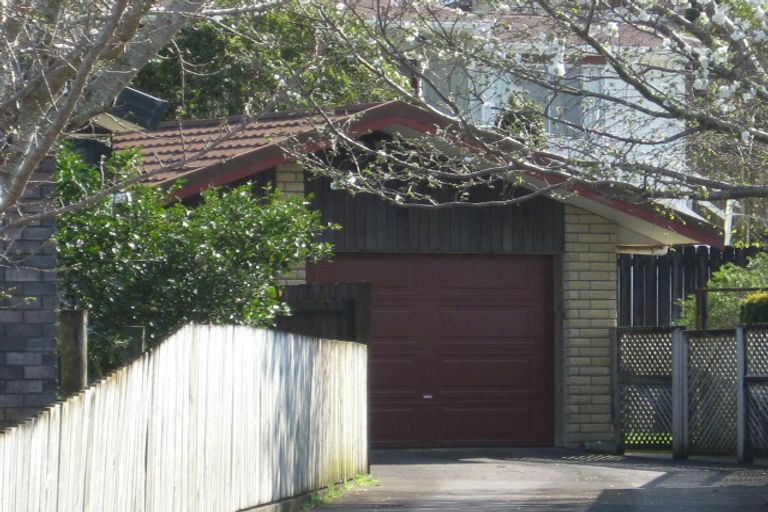 Photo of property in 8a Keats Place, Whalers Gate, New Plymouth, 4310