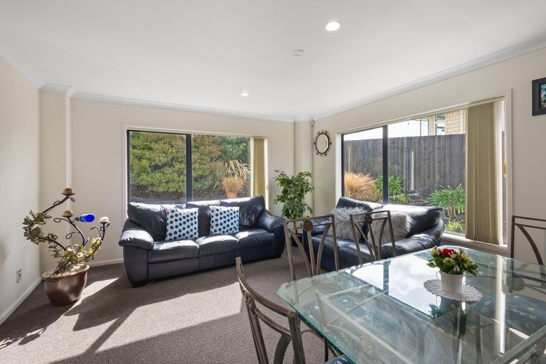 Photo of property in 33 Mahuri Street, Parklands, Christchurch, 8083