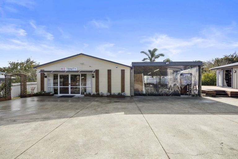 Photo of property in 11 Second Avenue, Glenbrook, Waiuku, 2681
