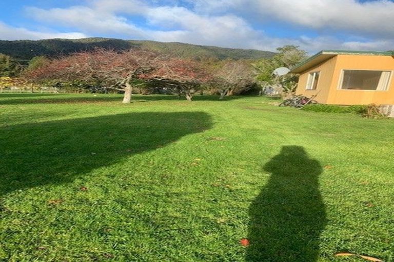 Photo of property in 27 Terrace Road, Reikorangi, Waikanae, 5391