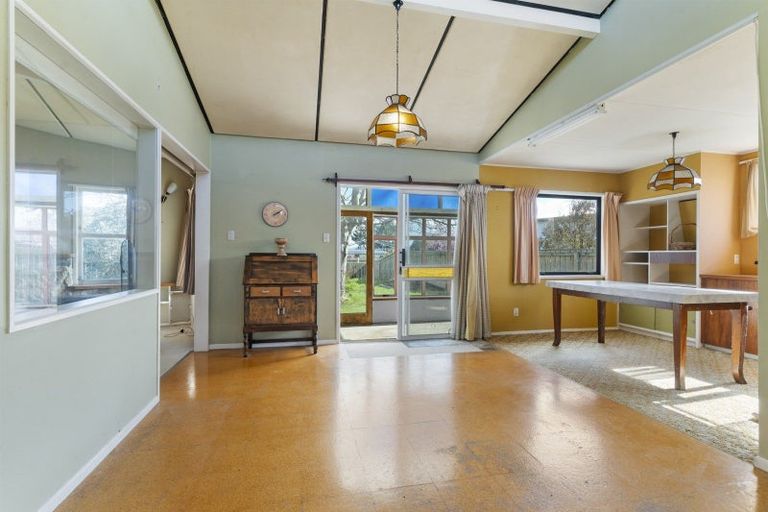Photo of property in 2 Taverner Street, Carterton, 5713