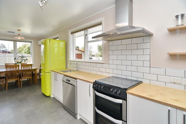 Photo of property in 18 Kilburn Street, Bishopdale, Christchurch, 8053