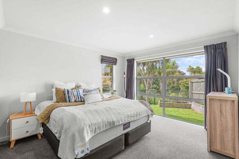 Photo of property in 8 Constance Place, Aidanfield, Christchurch, 8025