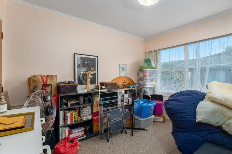Photo of property in 2/30 Portadown Avenue, Pakuranga Heights, Auckland, 2010