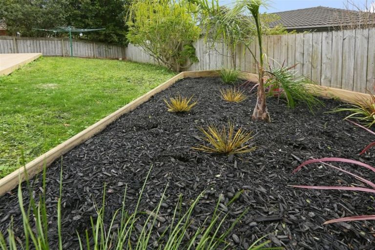 Photo of property in 6 Parkridge Way, Henderson, Auckland, 0612