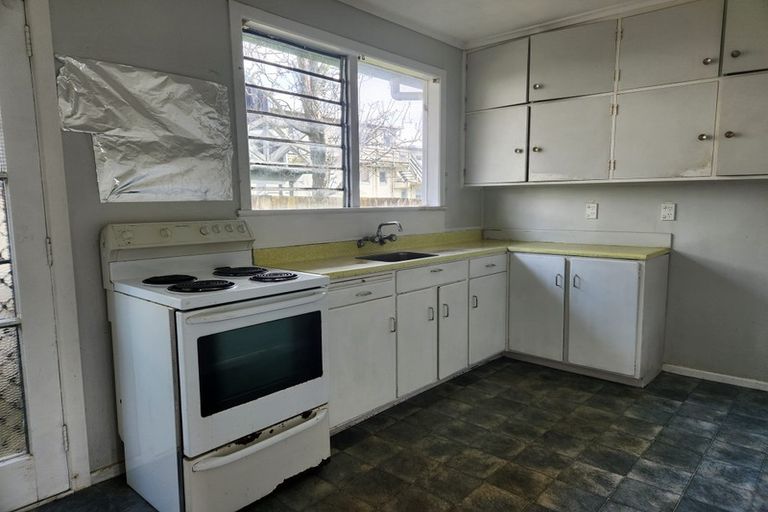 Photo of property in 2 Eden View Road, Sandringham, Auckland, 1025