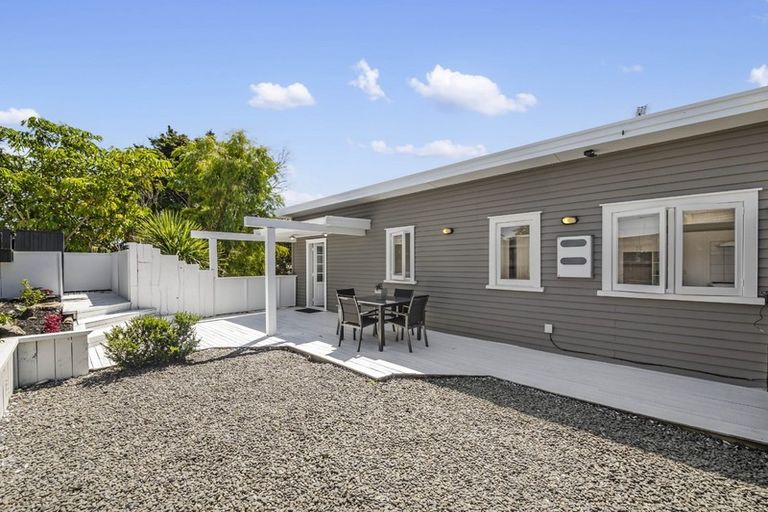 Photo of property in 80 Glendale Road, Glen Eden, Auckland, 0602