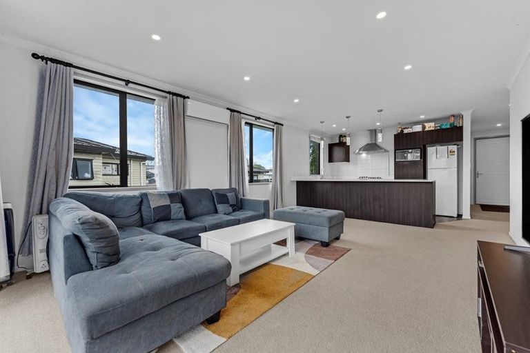 Photo of property in 2/65e Metcalfe Road, Ranui, Auckland, 0612