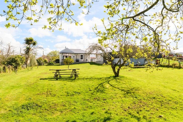 Photo of property in 8 Ngareta Street, Marton, 4710