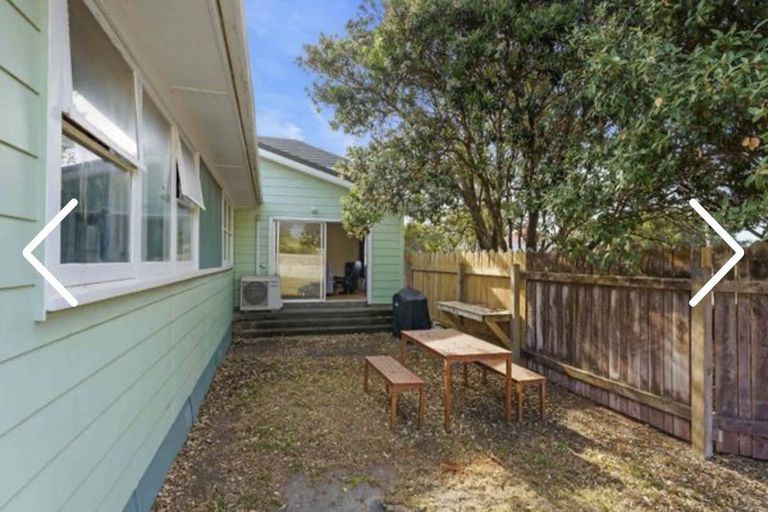 Photo of property in 98 Field Way, Waikanae Beach, Waikanae, 5036