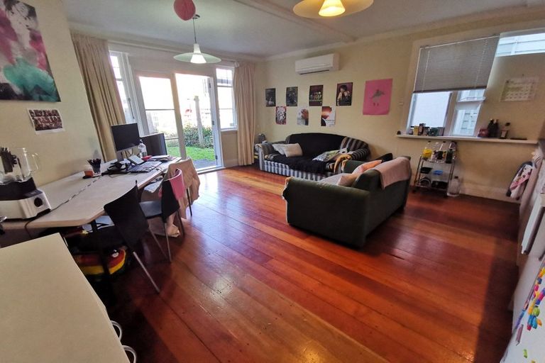 Photo of property in 1/17 Clifton Terrace, Kelburn, Wellington, 6012