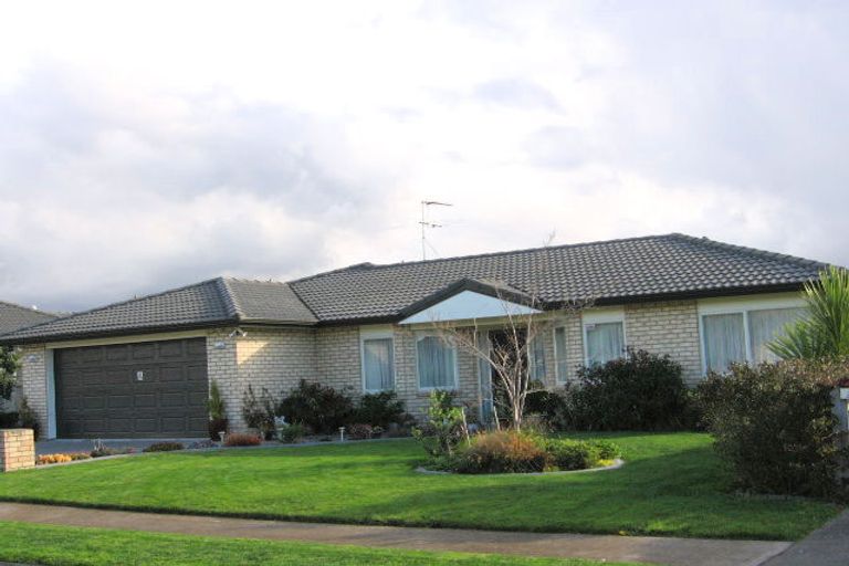 Photo of property in 20 Naul Place, East Tamaki Heights, Auckland, 2016