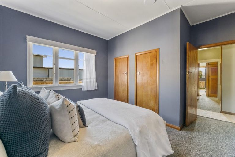 Photo of property in 164 Mangorei Road, Merrilands, New Plymouth, 4312