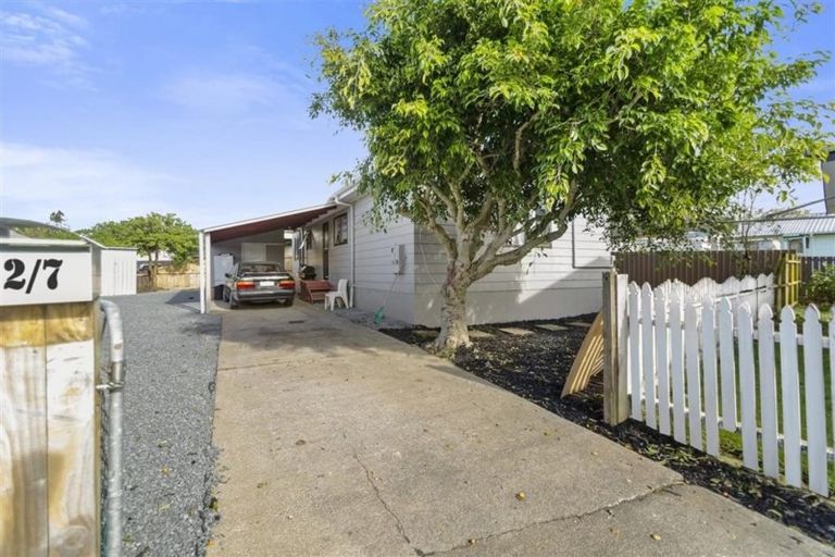 Photo of property in 2/7 Maplesden Drive, Clendon Park, Auckland, 2103