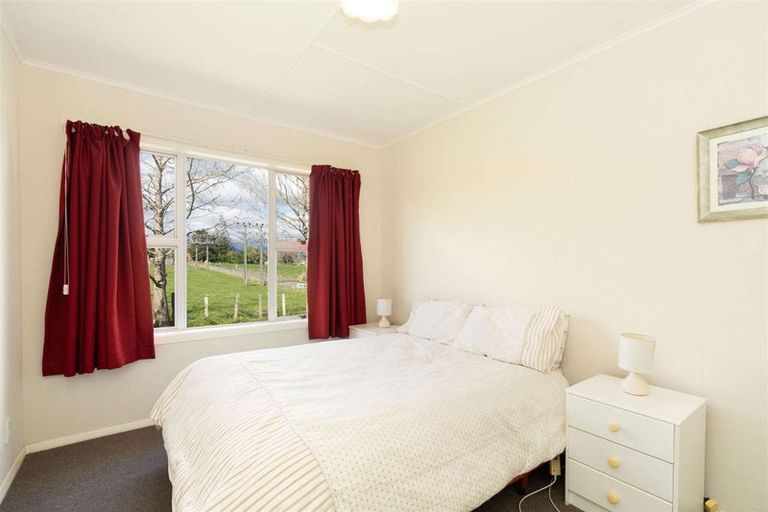 Photo of property in 286 Kawiu Road, Levin, 5510