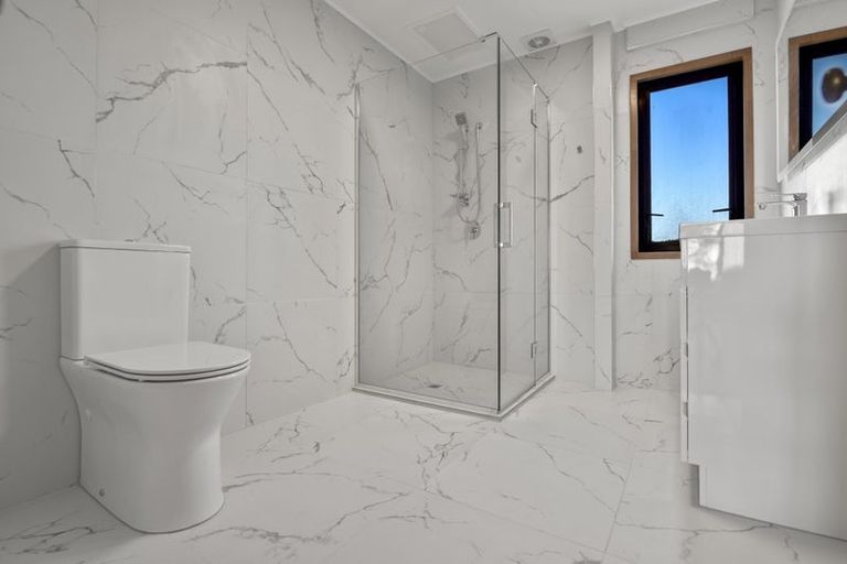 Photo of property in 205 Whangaparaoa Road, Red Beach, 0932