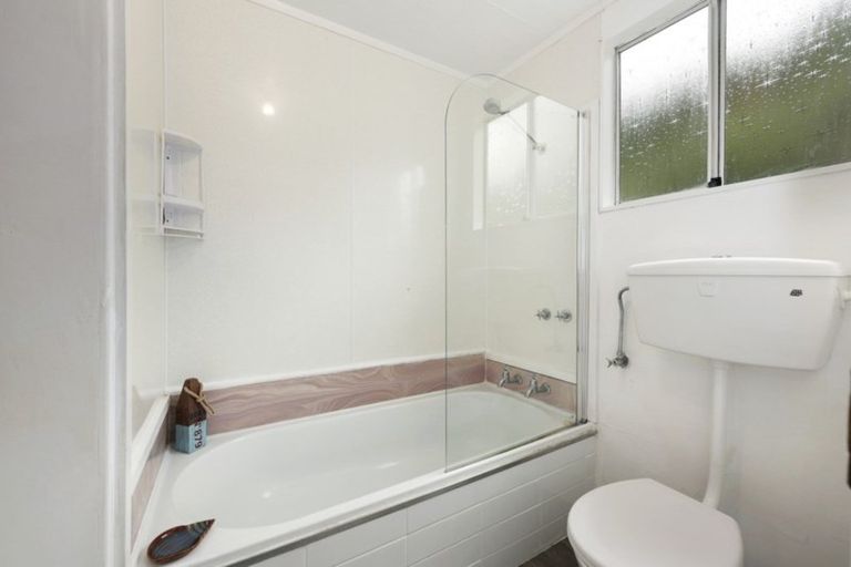 Photo of property in 11a Hartford Crescent, Totara Park, Upper Hutt, 5018