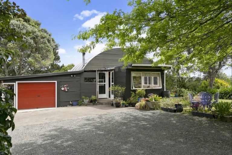 Photo of property in 58 Sheffield Road, Helensville, 0875