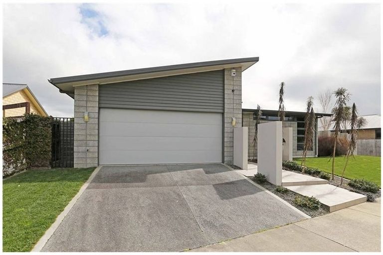 Photo of property in 45 Coleraine Drive, Rototuna, Hamilton, 3210