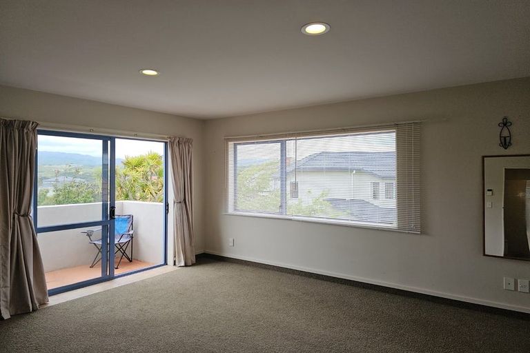 Photo of property in 7 Lanyon Place, Whitby, Porirua, 5024
