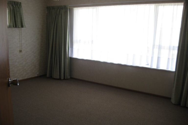 Photo of property in 19 Holly Grove, Maungaraki, Lower Hutt, 5010