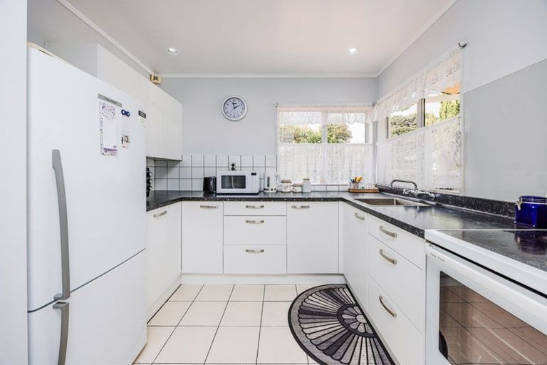 Photo of property in 52a Cosgrave Road, Papakura, 2110