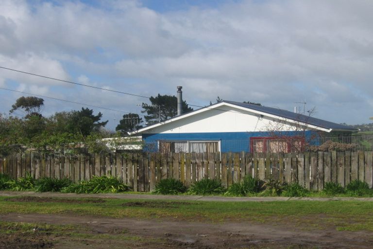 Photo of property in 42 West Coast Road, Te Kopuru, 0371