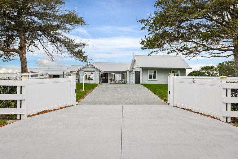 Photo of property in 21 Diamond Lane, Riverhead, 0793