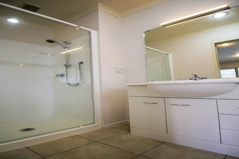 Photo of property in 6 Blackwood Drive, Wattle Downs, Auckland, 2103