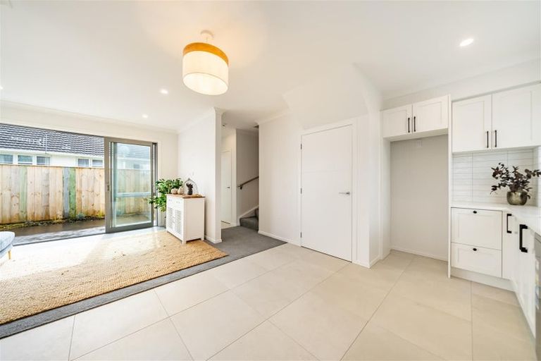 Photo of property in 44b Pine Avenue, Upper Hutt Central, Upper Hutt, 5018