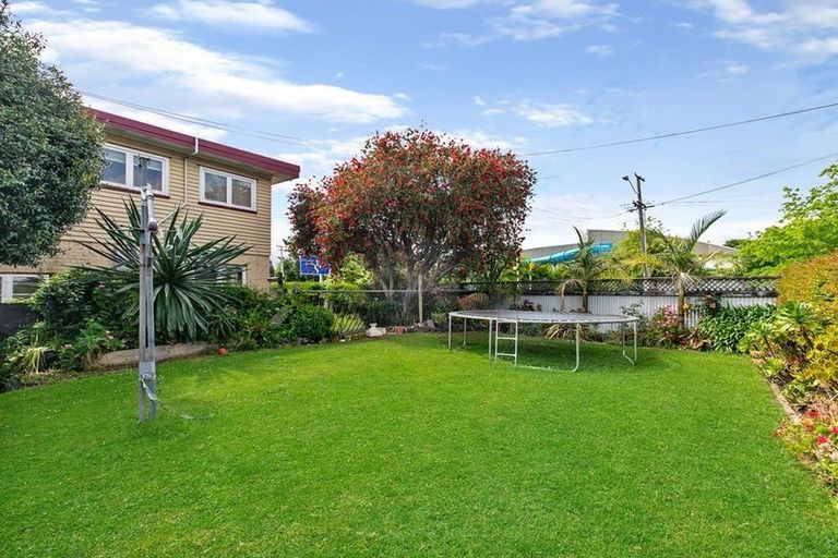 Photo of property in 12-14 Clevedon Road, Papakura, 2110