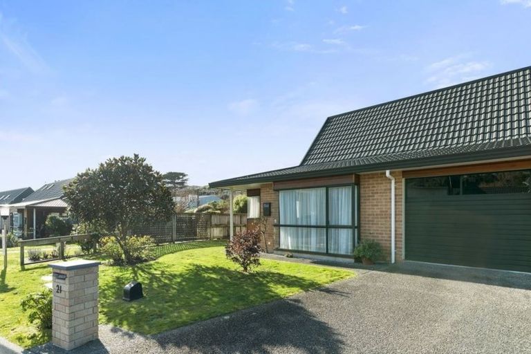 Photo of property in Redwood Village, 21/42 Main Road, Tawa, Wellington, 5028