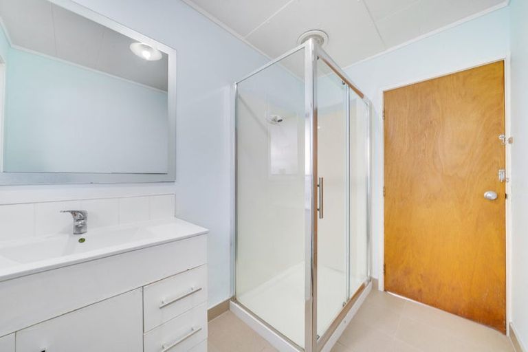 Photo of property in 1 Heathberry Close, Papatoetoe, Auckland, 2025