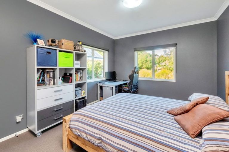 Photo of property in 29 Shine Road, South Head, Helensville, 0874